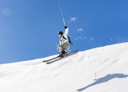 开云APP-莫德里奇魔法点亮关键战，拉齐奥逆境突围撼动曼联