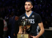 开云体育官网-当拜仁铁蹄踏平突尼斯防线，萨卡在排名争夺战中接管绿茵舞台