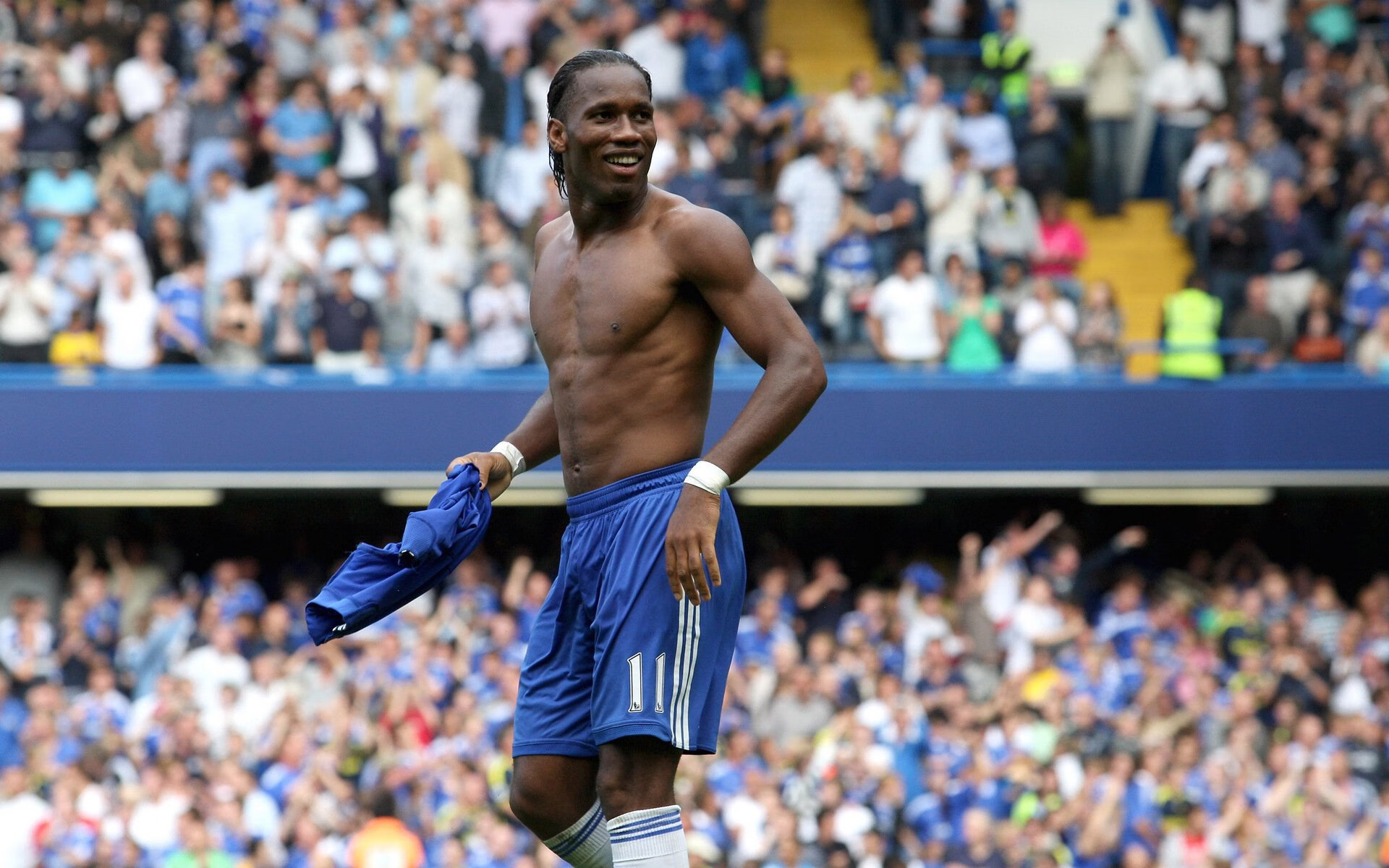 孔德铁壁锁桑巴，拜仁险胜巴西背后的战术博弈